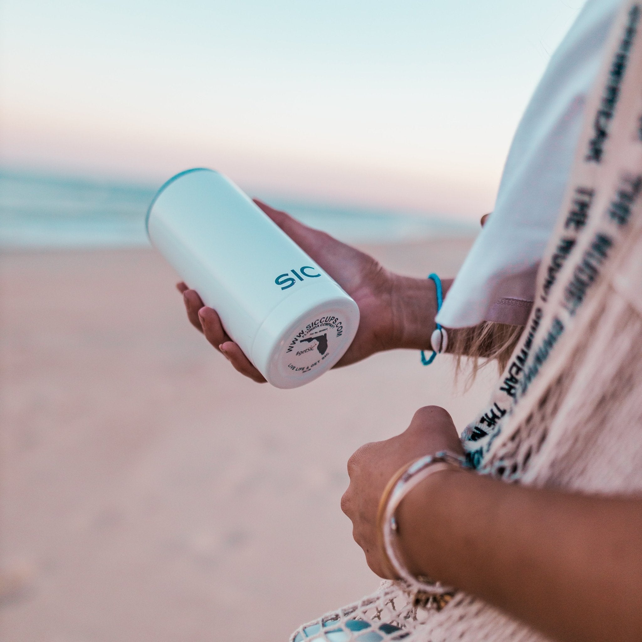 SIC® Slim Can Cooler Ice White - SIC Lifestyle